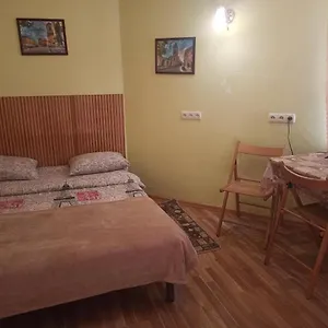 https://smart-econom-10-hv-do-j-d-vokzalu.hotelslviv.net