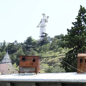 https://anas-apartment-in-old-tbilisi.alltbilisihotels.com